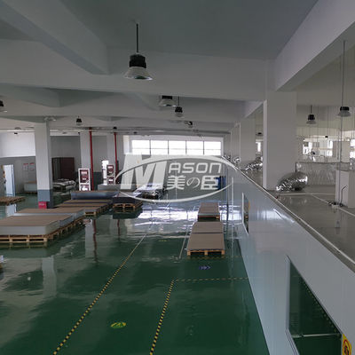 CNC de Thermoforming que grava o corte de folha plástico do ABS dobro da cor a algum tamanho